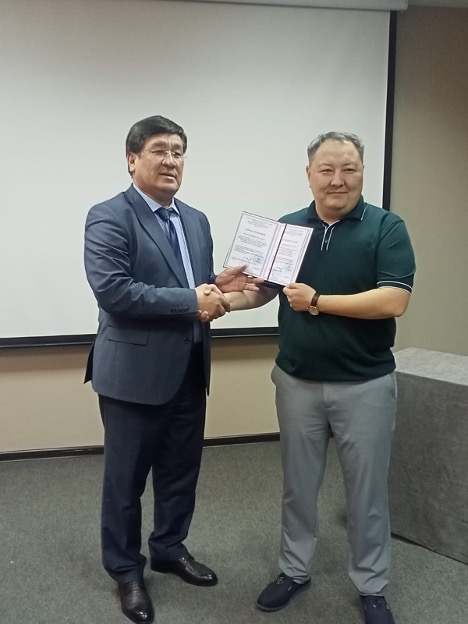 Ombudsman Nariman Akilov obtains professional mediator certification