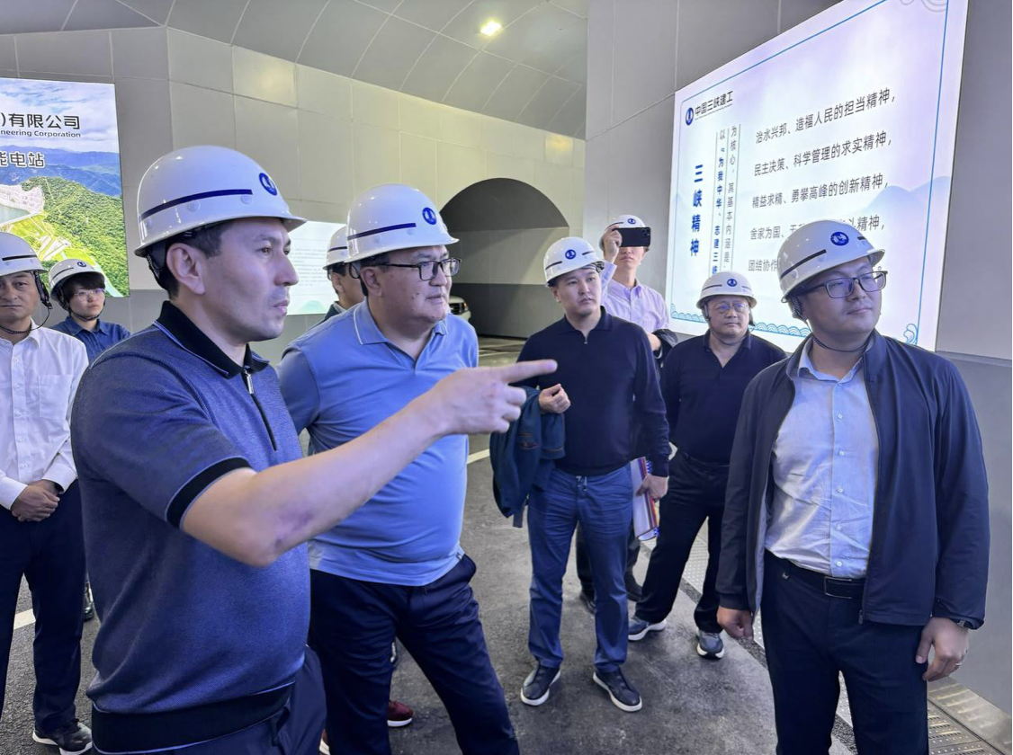 Kazakhstan delegation visits pumped storage hydropower plant in Changlongshan, China