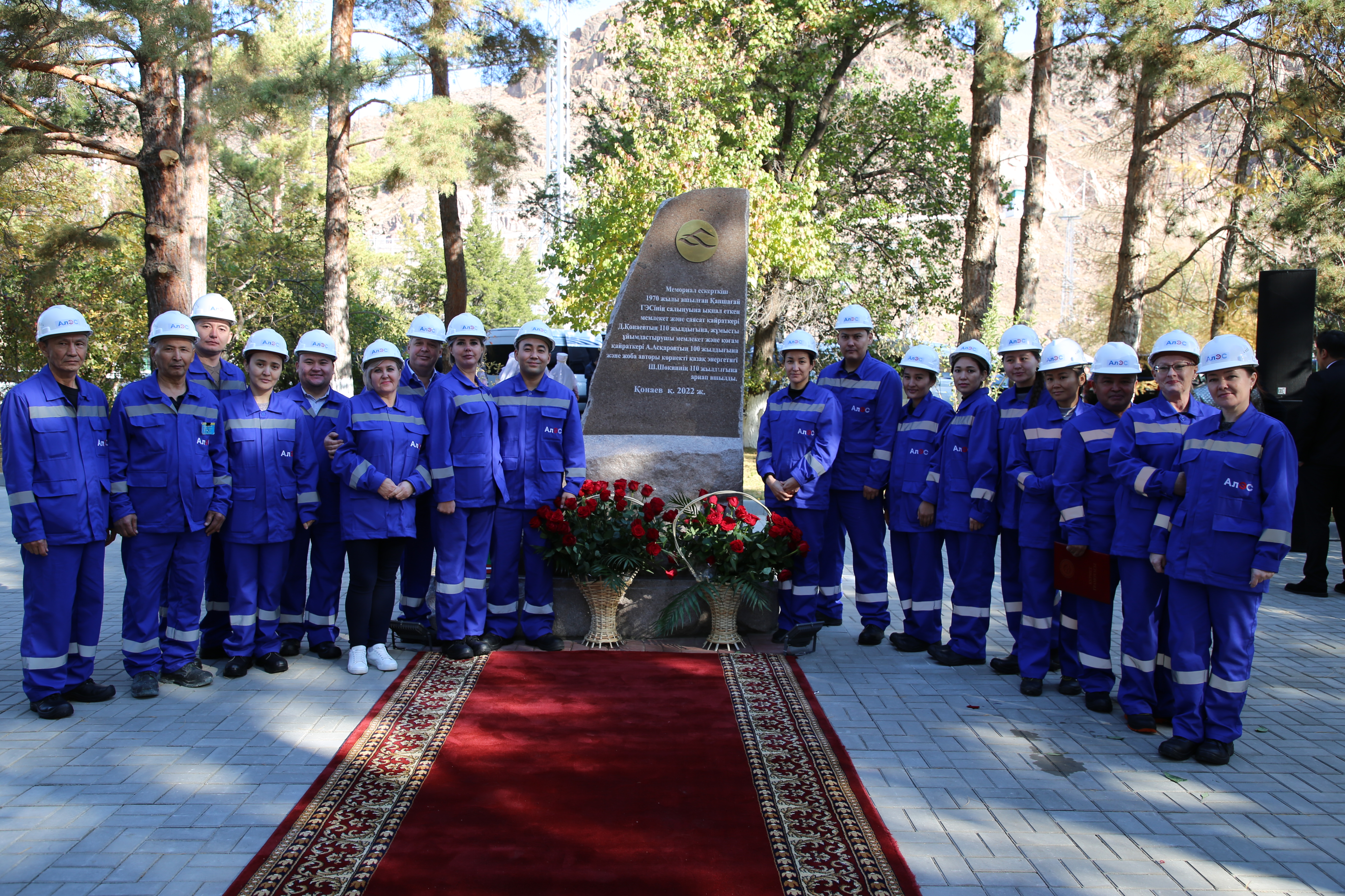 Республика күніне орай ескерткіш ашылды